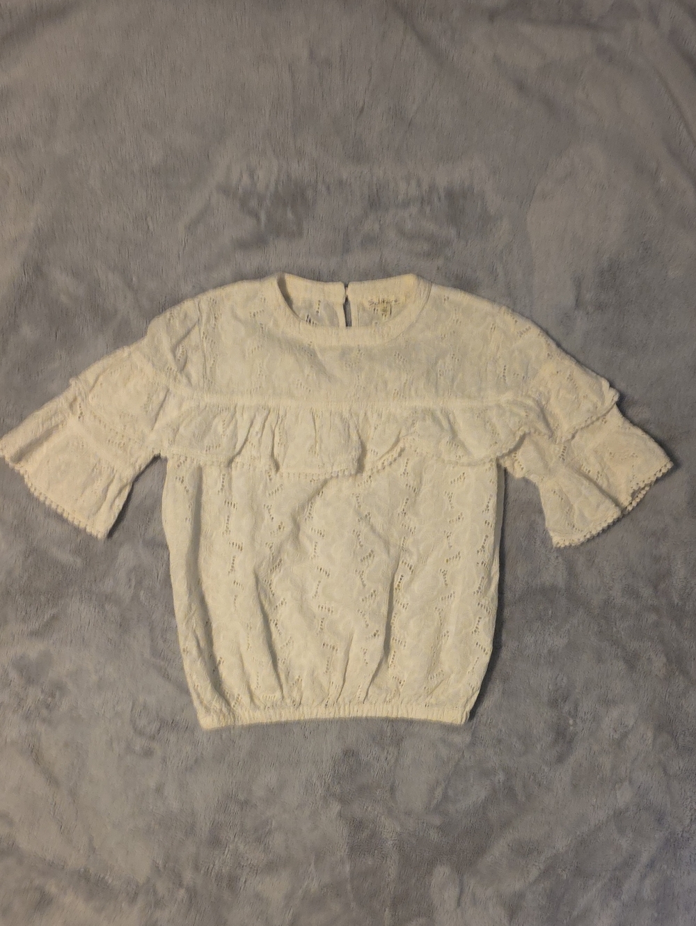 Solitaire Women's Cream Eyelet Ruffle Top Size Medium